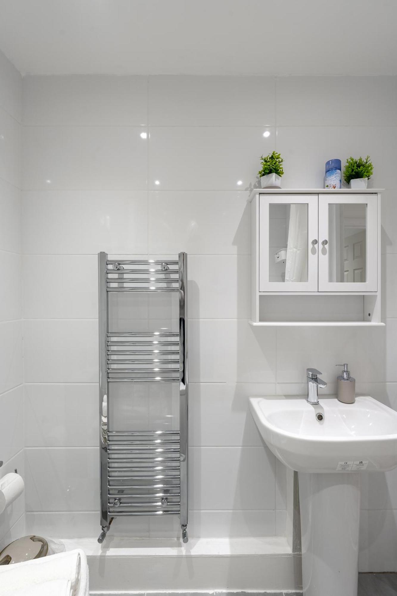 Beautiful Flat Near Central London - Entire Flat - Equipped Kitchen - Private Bathroom 외부 사진