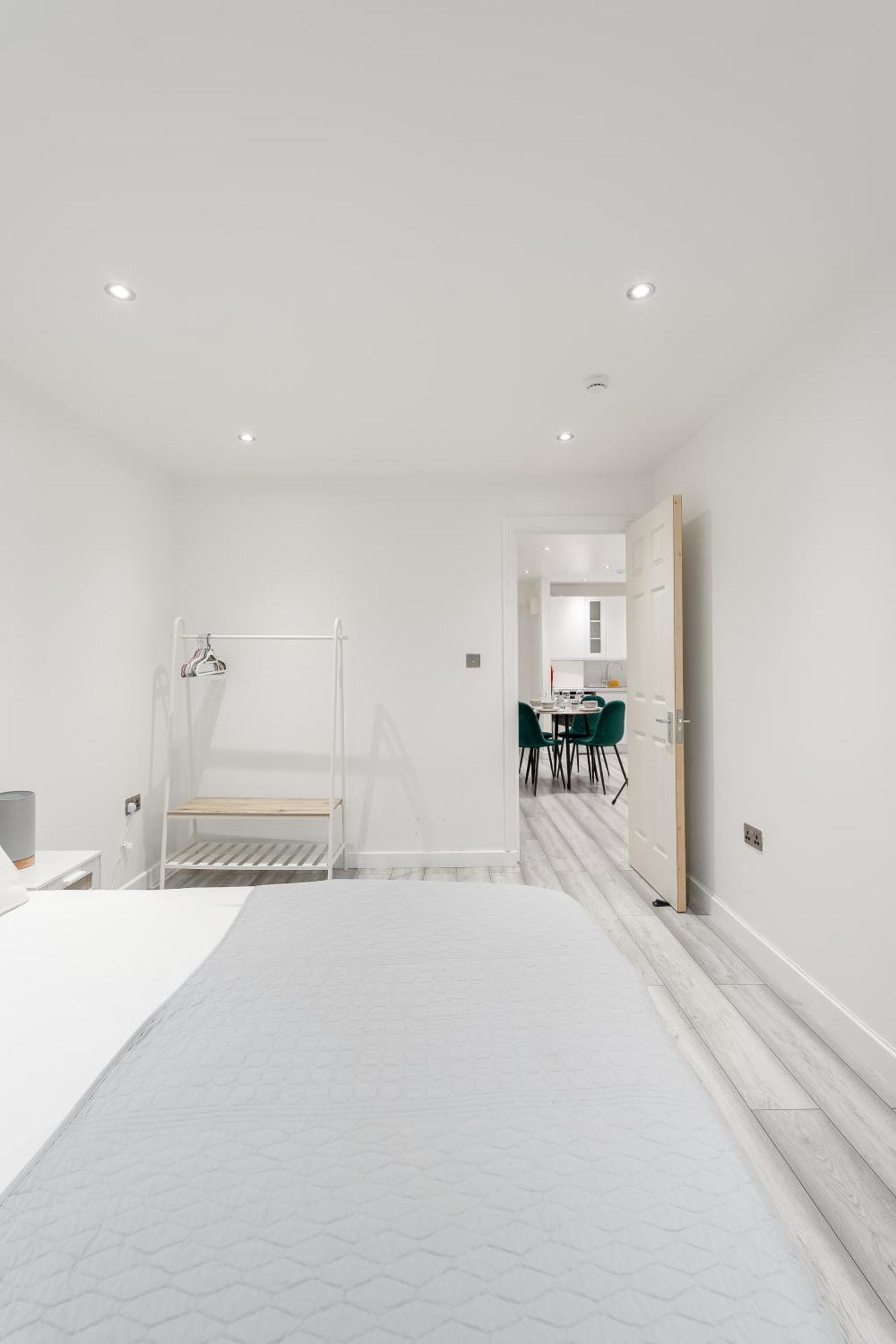 Beautiful Flat Near Central London - Entire Flat - Equipped Kitchen - Private Bathroom 외부 사진