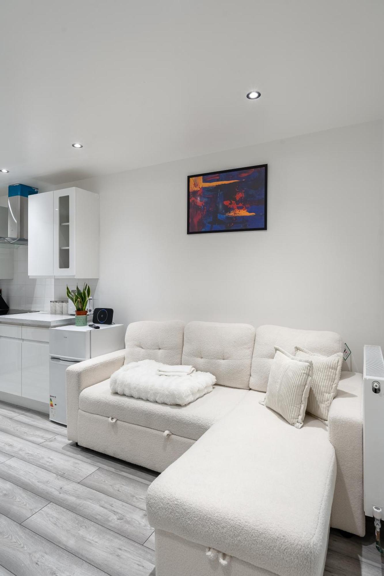 Beautiful Flat Near Central London - Entire Flat - Equipped Kitchen - Private Bathroom 외부 사진