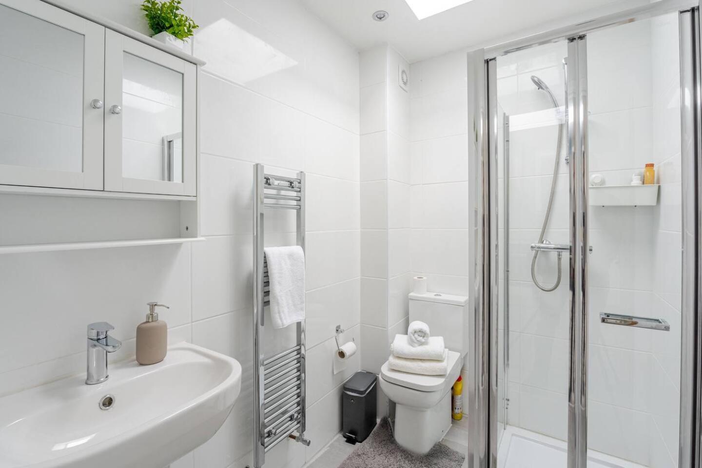 Beautiful Flat Near Central London - Entire Flat - Equipped Kitchen - Private Bathroom 외부 사진